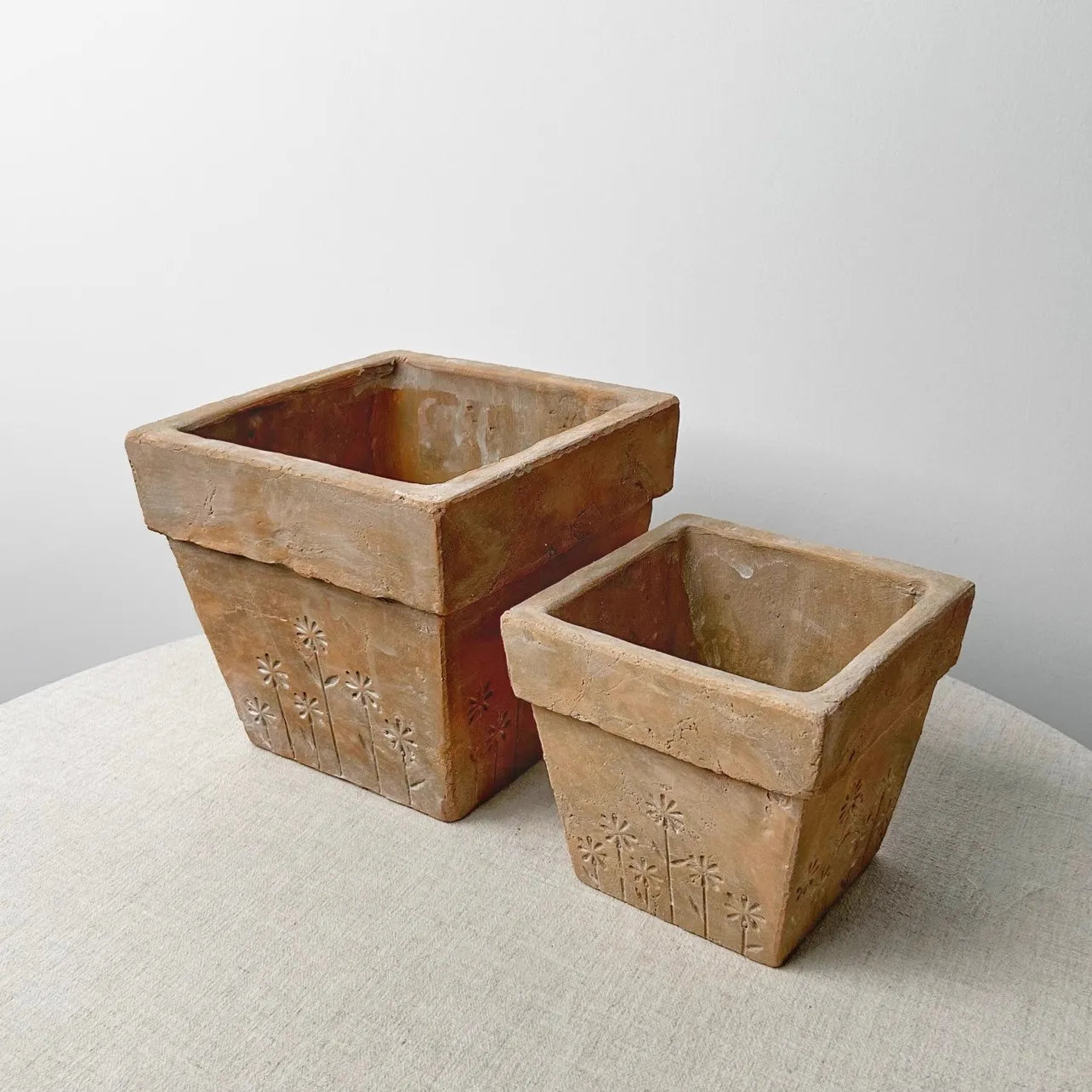 Jardinière carrée robuste