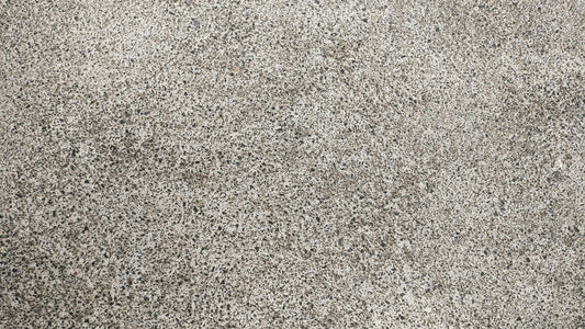 Comment attacher une jardinière sur une tablette de fenêtre béton ? Guide complet et sécurisé